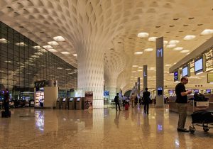 Mumbai_03-2016_114_Airport_international_terminal_interior