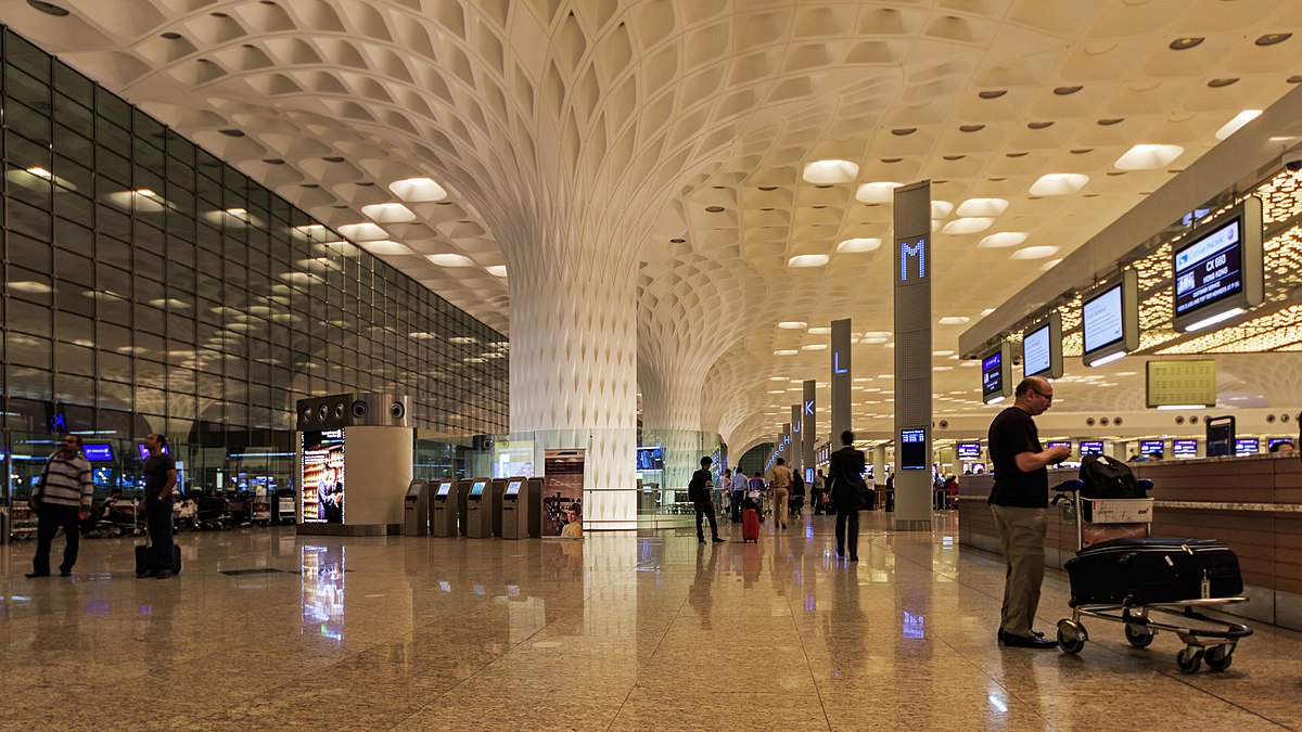 Mumbai_03-2016_114_Airport_international_terminal_interior